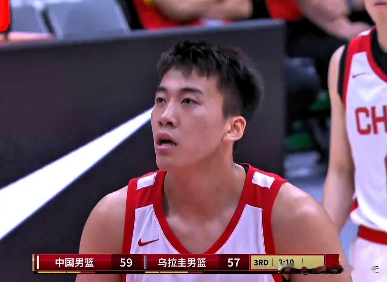 男篮输球，篮球解说员连睿一口气指出男篮四大顽疾：出球慢，防挡拆乱，内线蓝领化，摸