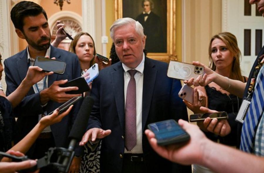 美国两党议员罕见组团来华，提出一个请求


前阵子还在对华 “喊打喊杀” 的美国