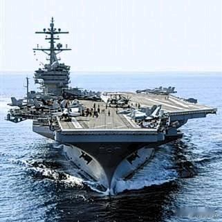 世界上最大型的“福特号”超级航母，正耀武扬威的前往中东方向，没想到遇到了一个十分