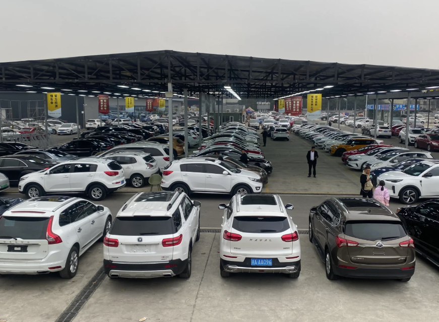 二手车市场回暖态势明显。1月全国二手车交易量达172.92万辆，同比增长18.3