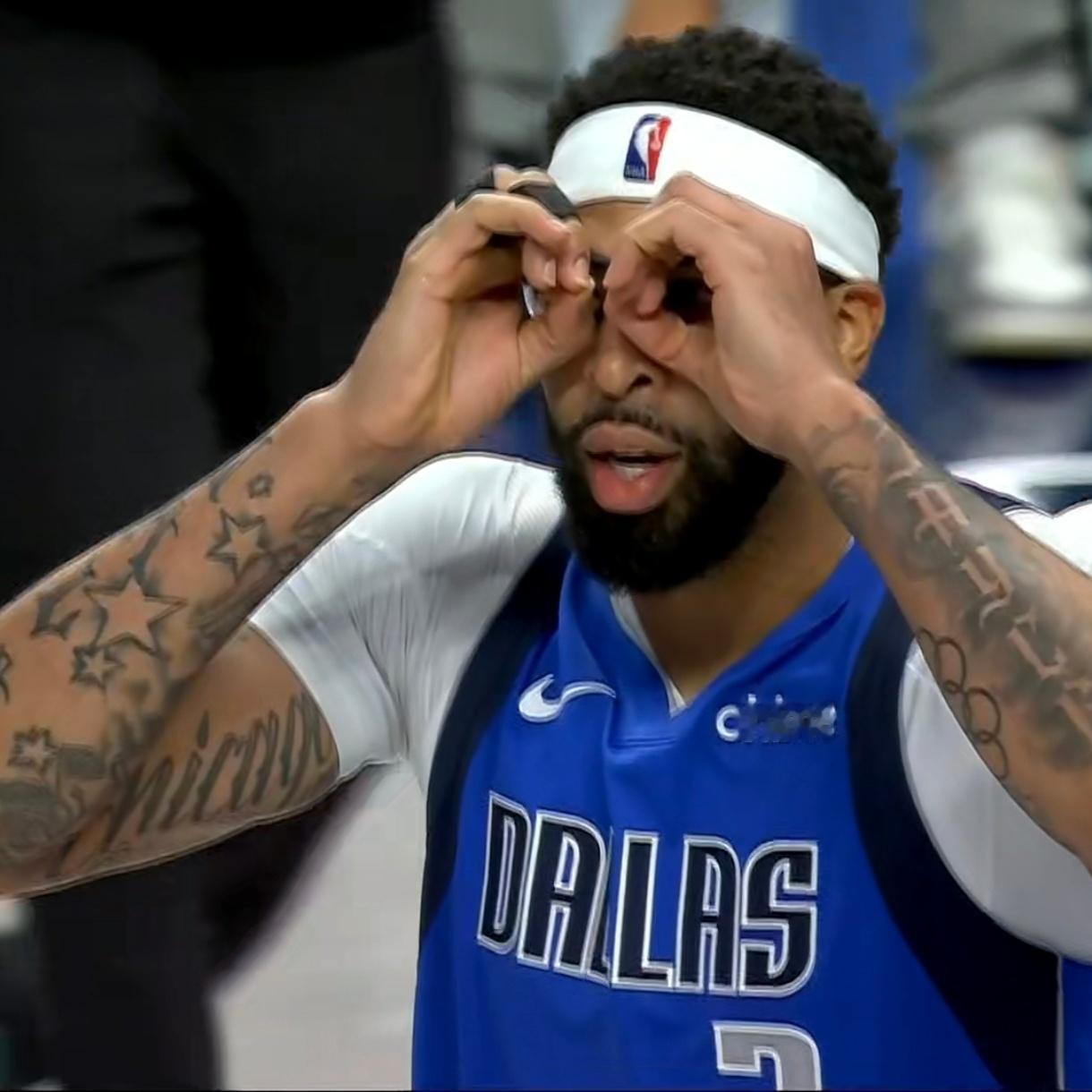 现在和弗拉格的默契真不错 安东尼戴维斯