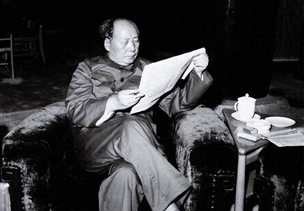 钱信忠向毛主席汇报工作，主席不耐烦打断：你这是在汇报什么？

1965年6月的一