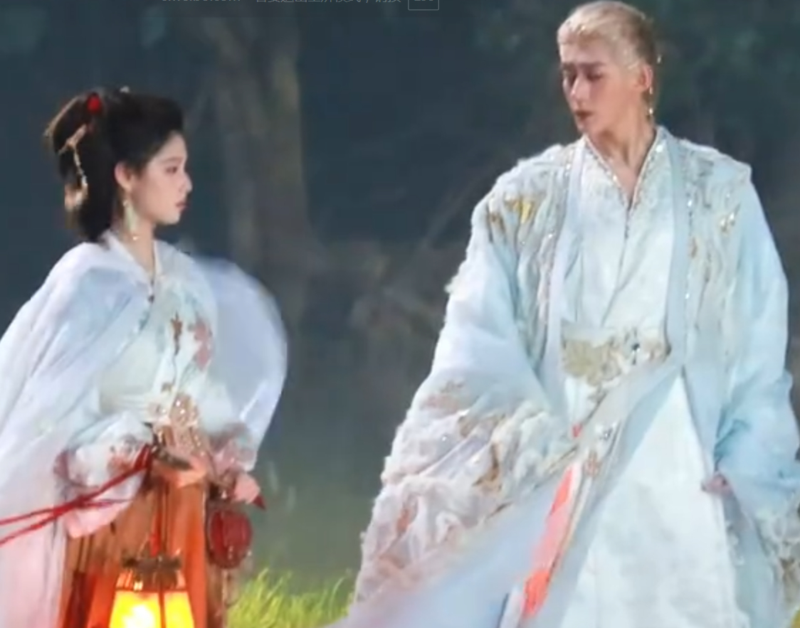 邓为在百妖谱的这个新造型还真是有说法啊金发在中式古装里虽然有点跳脱，但大部分观众