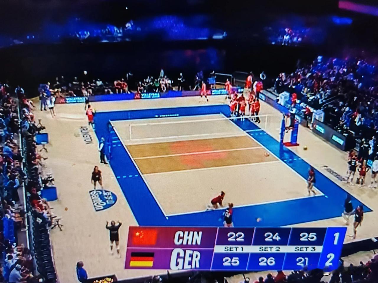 1：2落后！世界女排联赛中国VS徳国

在正在进行的世界女排联赛美国站的比赛中，