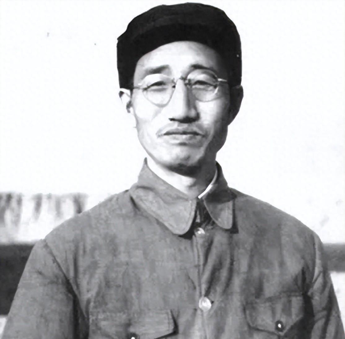 胡奇才亲述徐向前将军：瘦弱少言，内敛沉静，却展现出令人难以置信的勇武与胆略！
1