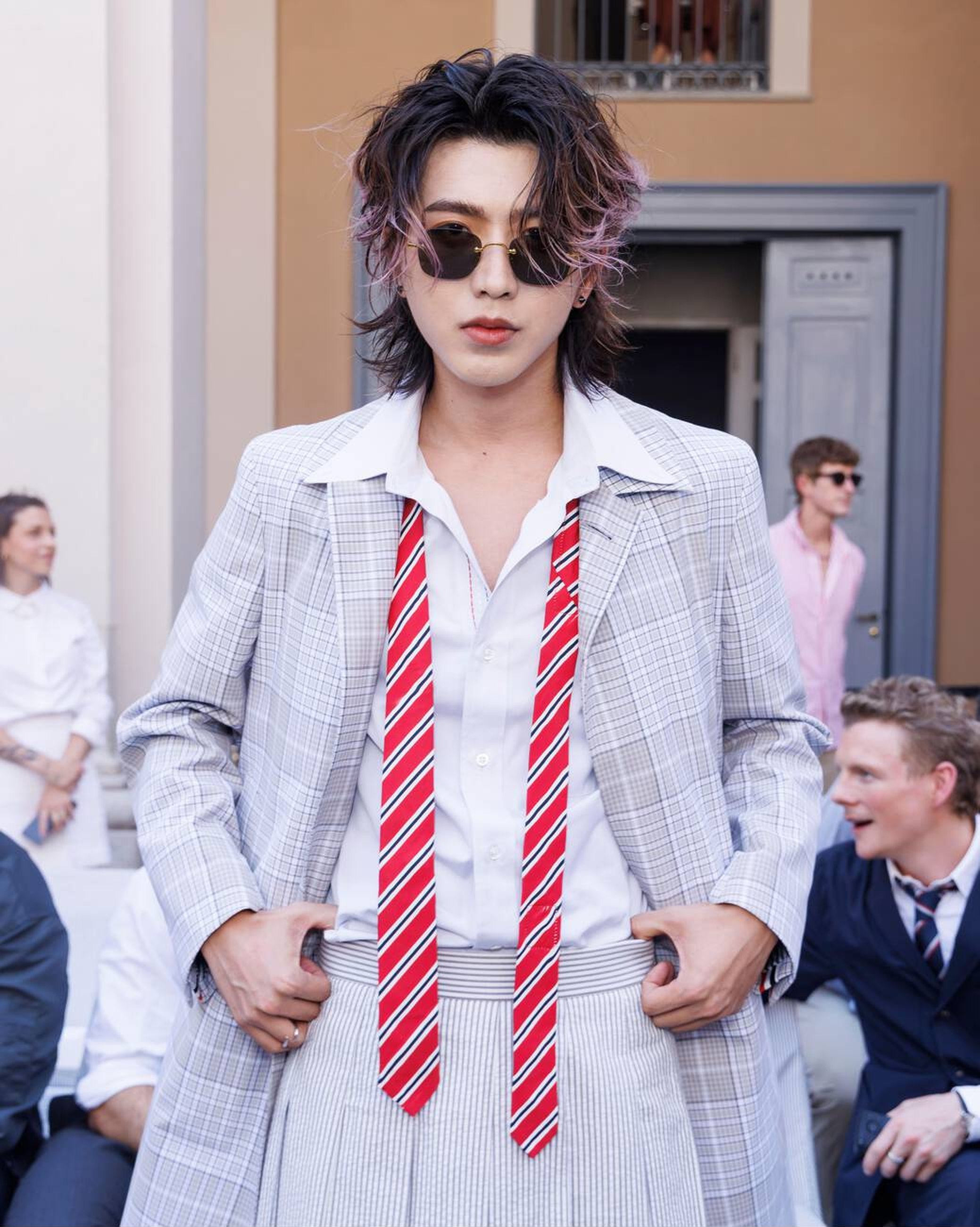 蔡徐坤米兰时装周 cxk 蔡徐坤 thombrowne 蔡徐坤米兰时装周生图 