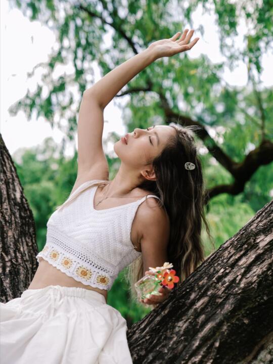 「冒险家，是终其一生都为远方拔足狂奔」