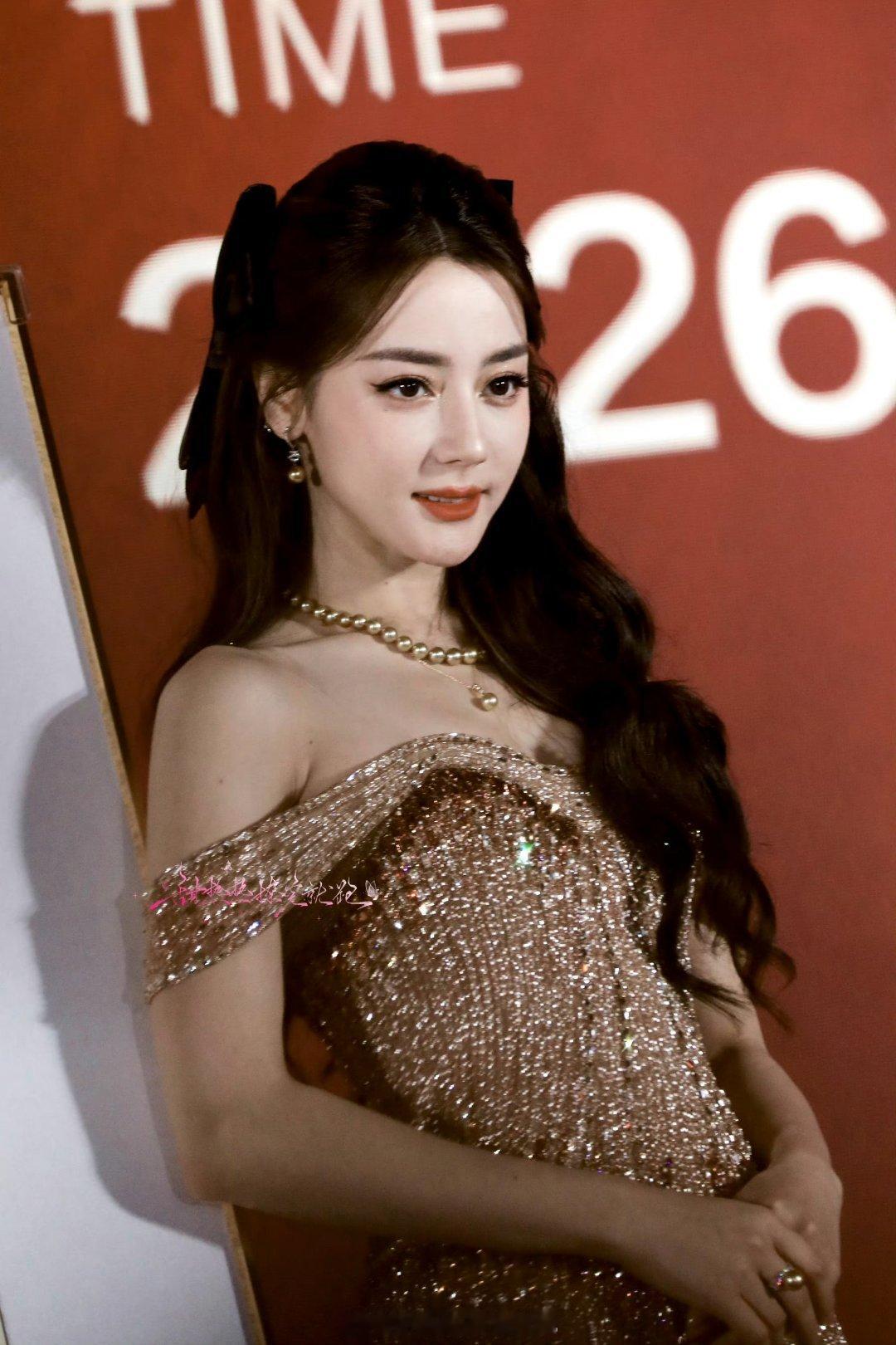 路虎卫士全驭代言人迪丽热巴 dlrb 热巴开卫士 dlrb 迪丽热巴卫蓝“要知道