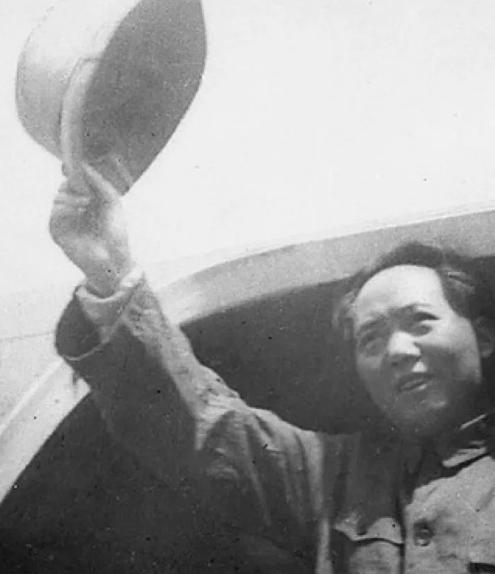 为什么国共两党成立不了联合政府？因为两党连基本的政治互信也没有。在重庆谈判中，国