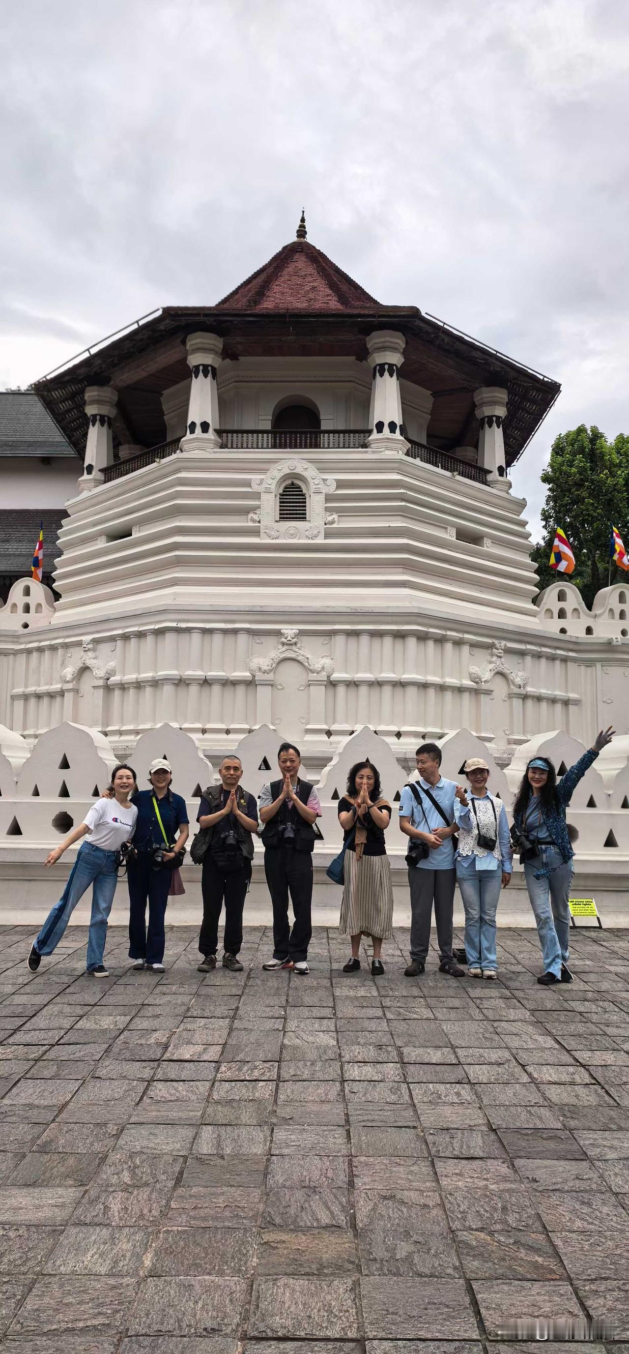 “微笑佛国”成都市摄影艺术家协会“一带一路”系列主题采风之斯里兰卡
图文：成都市