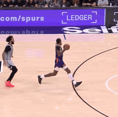 NBA已经没有“走步”这一说了？！

比赛还剩25秒，杰伦·格林在1分之差的情况