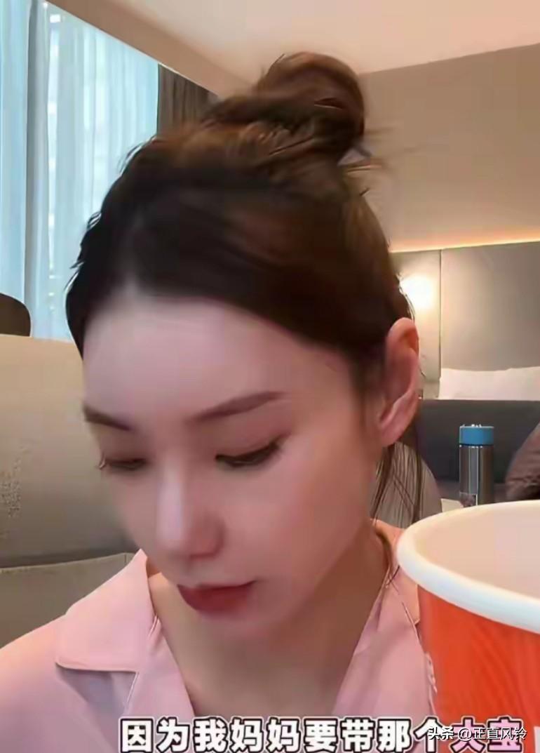 马筱梅说她觉得自己的妈妈太累了，又要顾自己家，还要照顾三个孩子，不是有保姆吗？