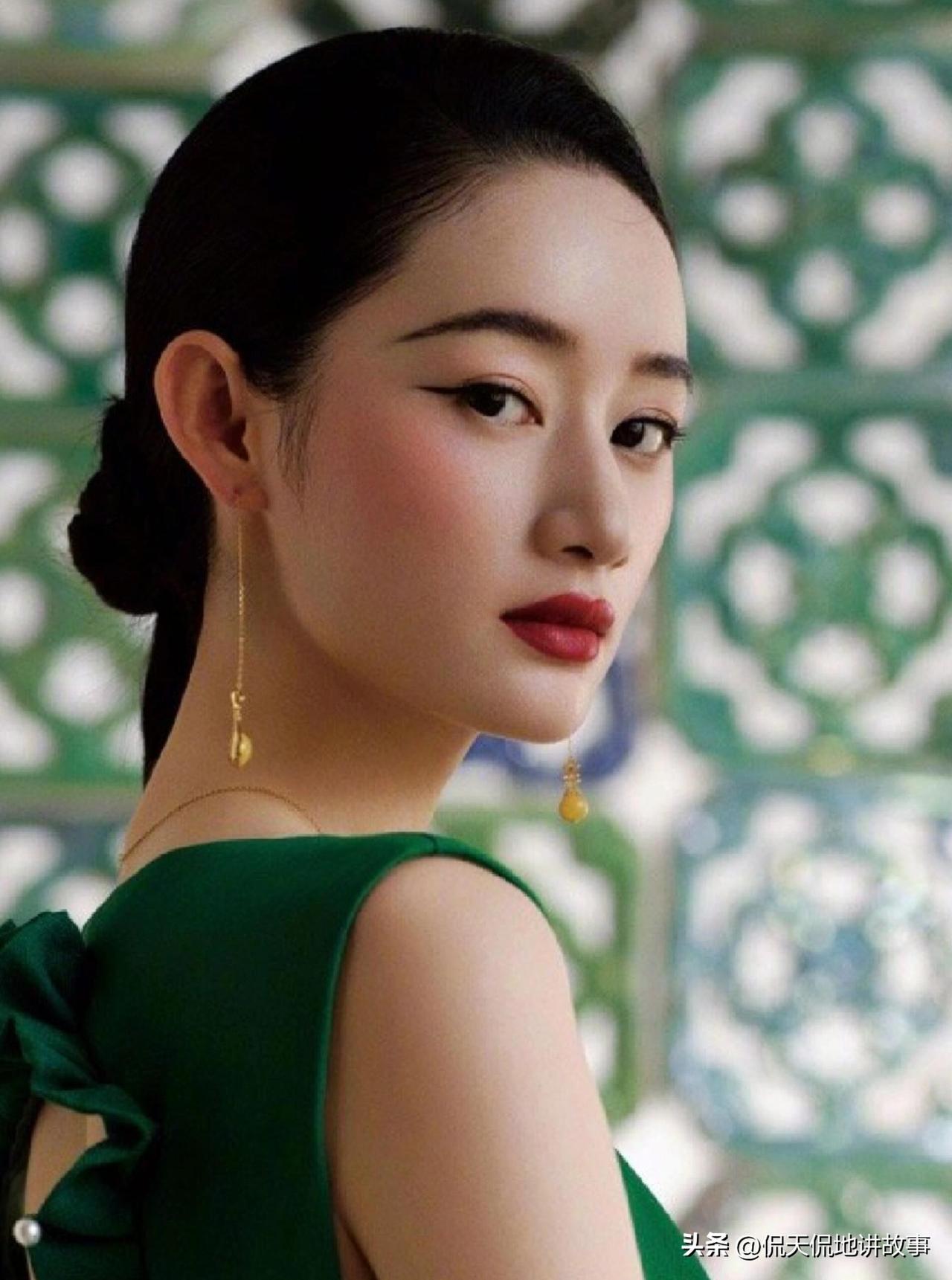 配角杀疯的神！郭晓婷这张主角脸早该爆红
 
内娱真的藏不住郭晓婷了！最新《纯真年