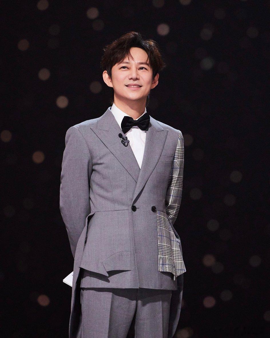 观众错把维嘉认成了何炅咱就是说客人也太可爱了，回忆十六年前看的湖南卫视养生节目，