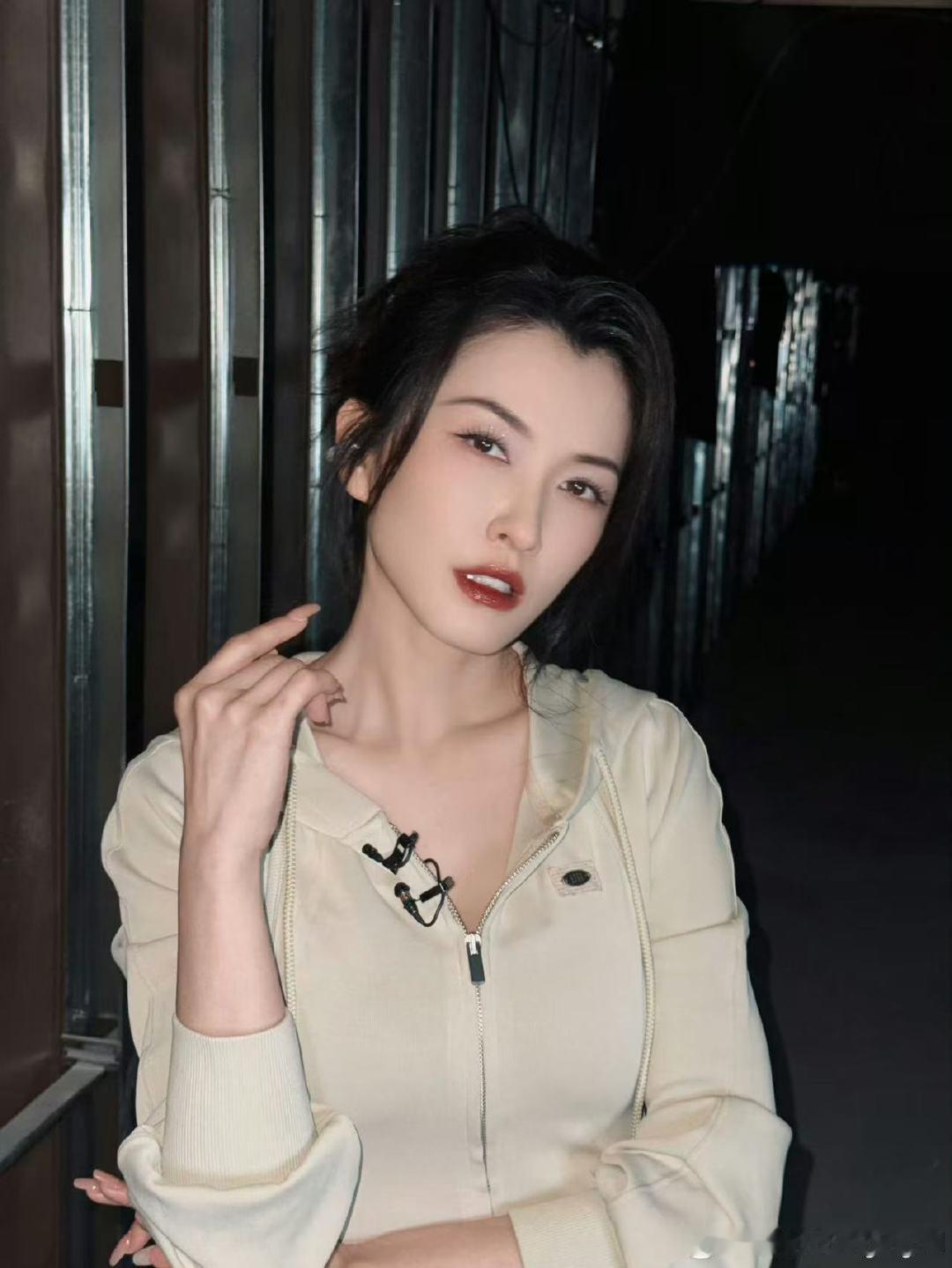 徐洁儿看到自己一公倒数第一的反应乘风2026看到徐洁儿的反应又心疼又觉得可爱，舞