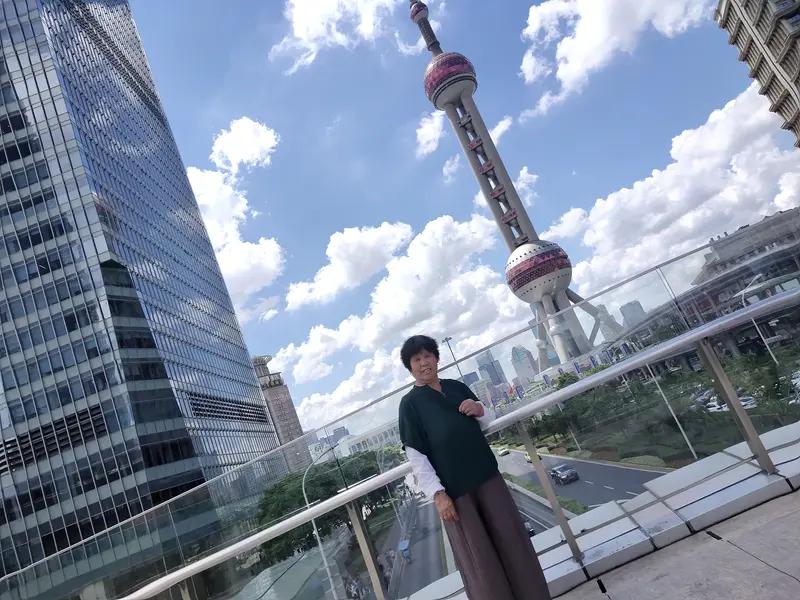 上海顾女士充完电后车占位94分钟，被收438.4元超时占用费，这费用是电费四倍，