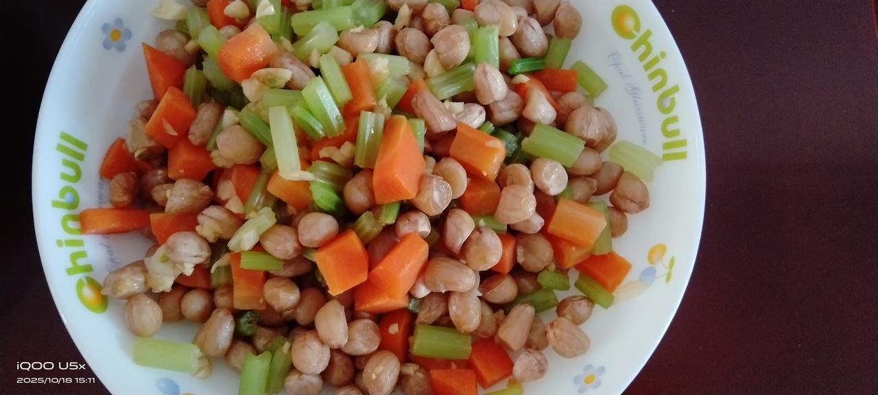 作为家庭煮妇的我，不怕做饭，不怕炒菜，最怕洗菜！
每次洗菜都非常纠结，担心洗不干