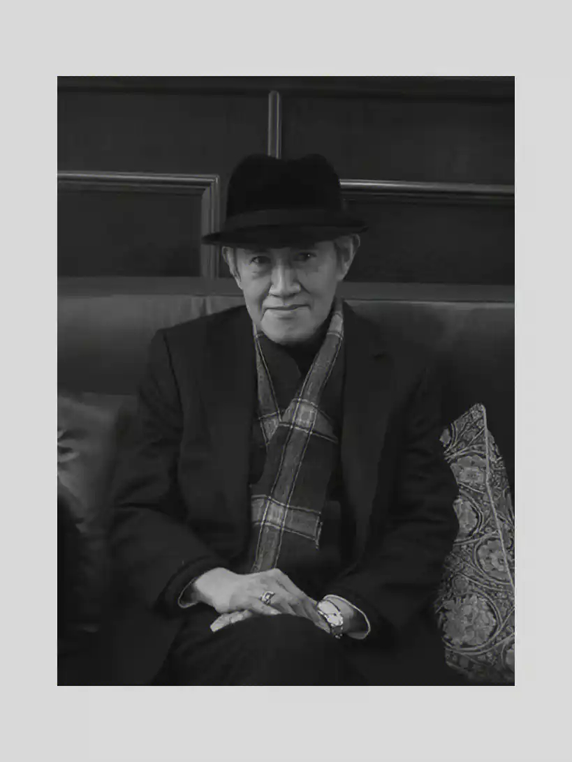 人们的错，都错在想以一种学说去解释去控制所有的东西。             —