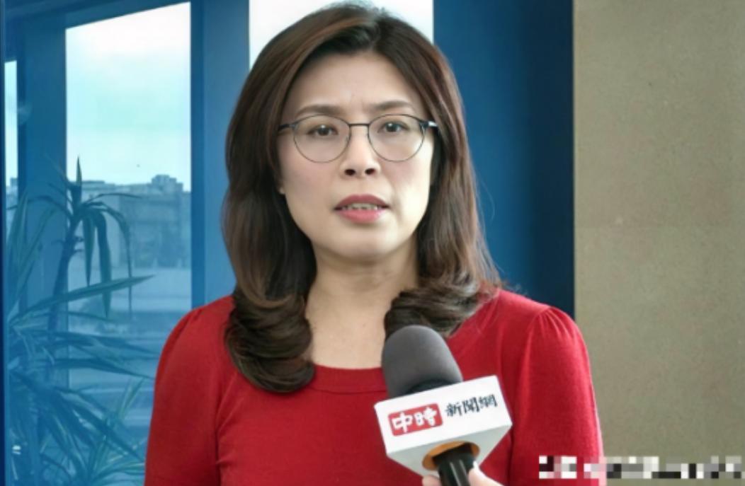 郑丽文高喊着要“尊严”、要“对等”进京，很多人以为这是两岸谈判的筹码。错了！真相