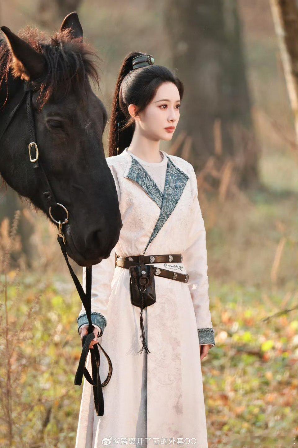 孟子义《尚公主》暮晚摇骑马路透，好俊俏的小公子孟子义