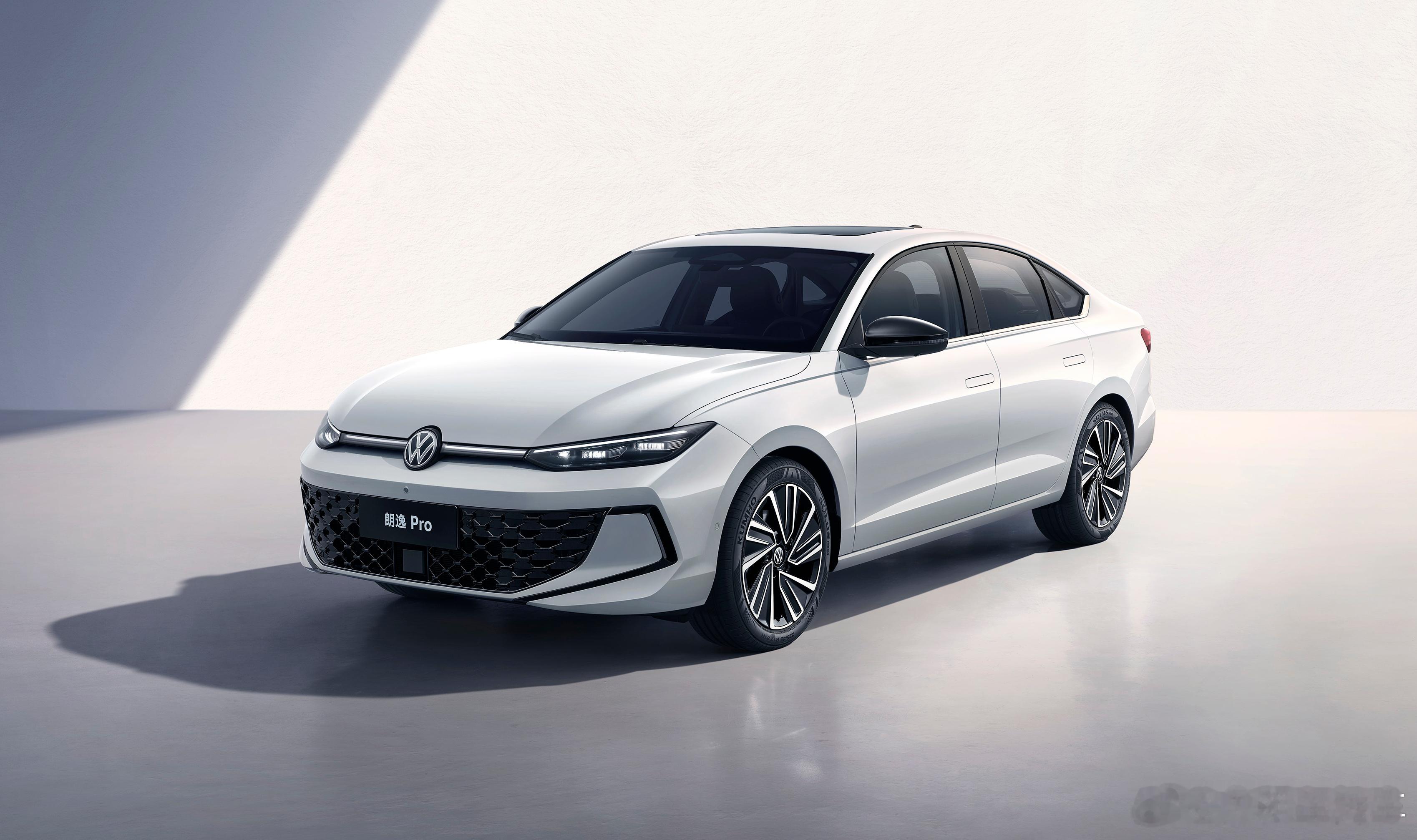 在中国汽车市场，上汽大众朗逸是一个现象级的存在。十六年，累计650万销量，它不仅