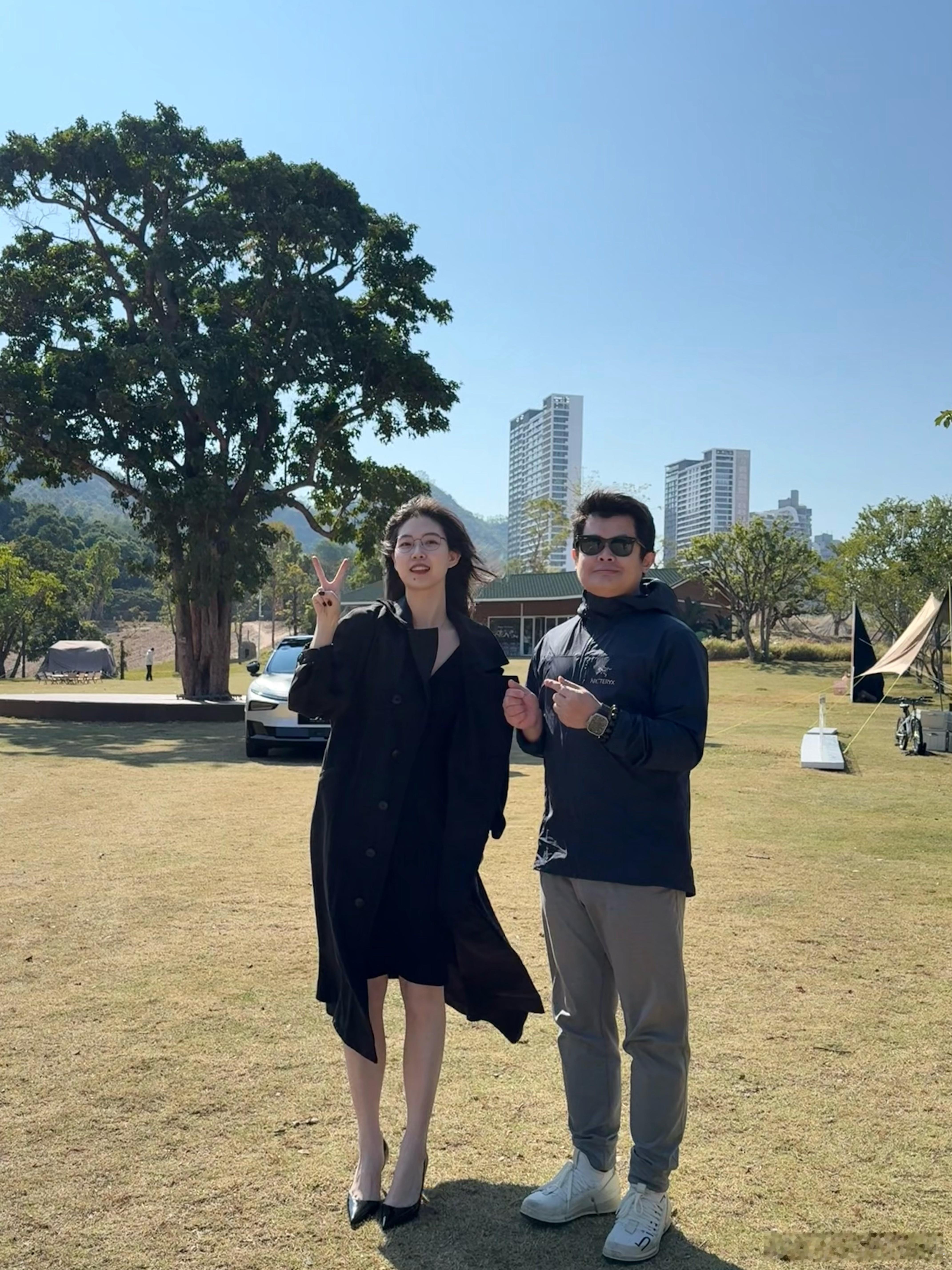 又和B站顶流合影合到了