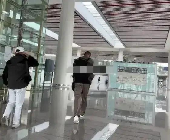 易建联事件已经持续三天，至今仍然没有任何回应，作为一个圈内人，这件事对他的影响非