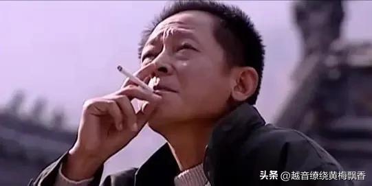 反观李幼斌，在《亮剑》中塑造的李云龙，那可是深入人心。他以粗犷豪放的表演风格，将