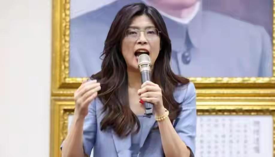 台海最新动态 大陆仅换了一个字，国民党为何慌了神？7月1日，大陆在涉台表述上只换