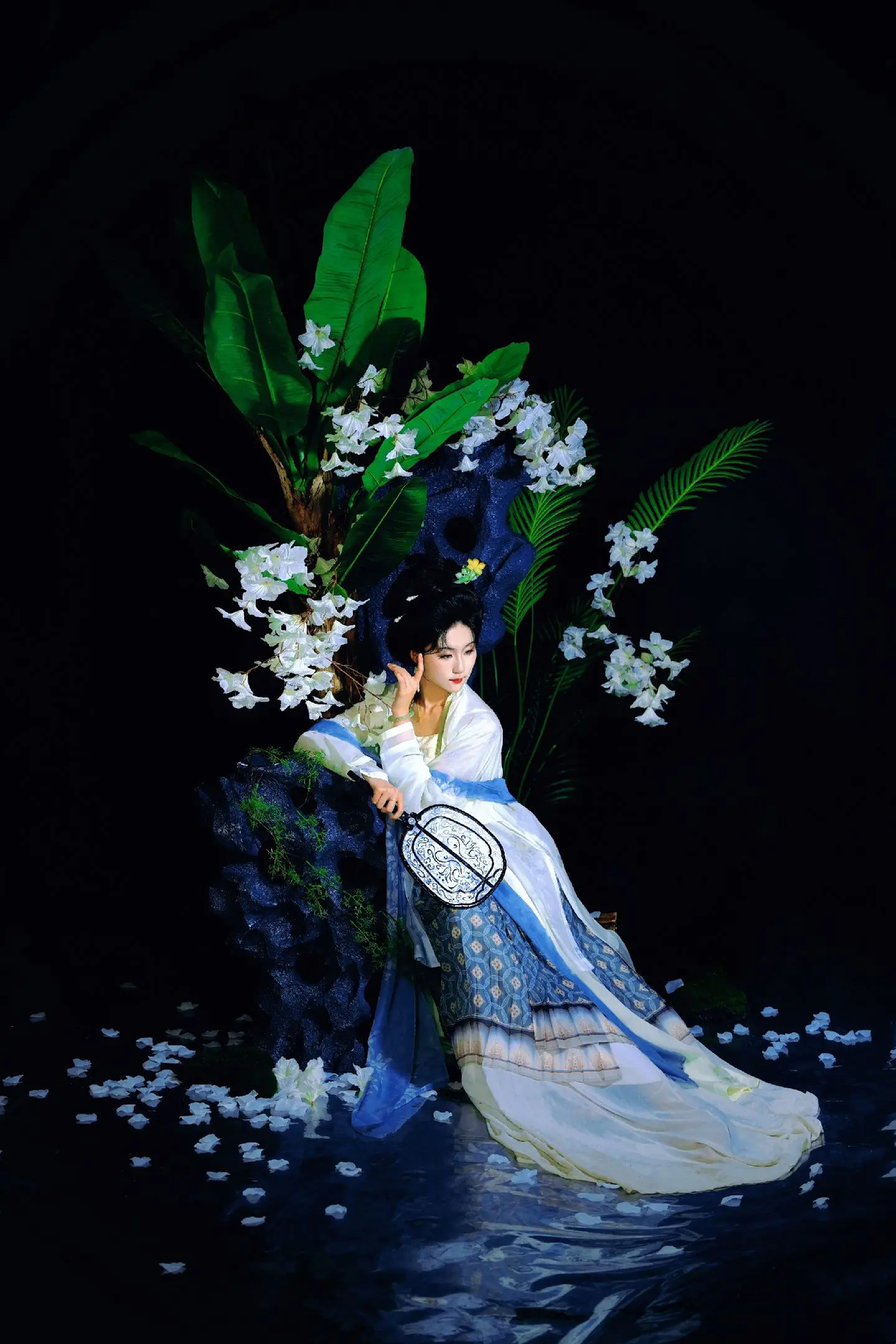 “水若环珮.”