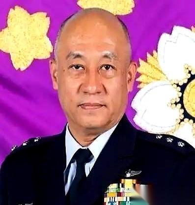 别看平时咋咋呼呼，日本管三军的最高指挥官最近交了底： 真要跟中国耗上，日本最怕的