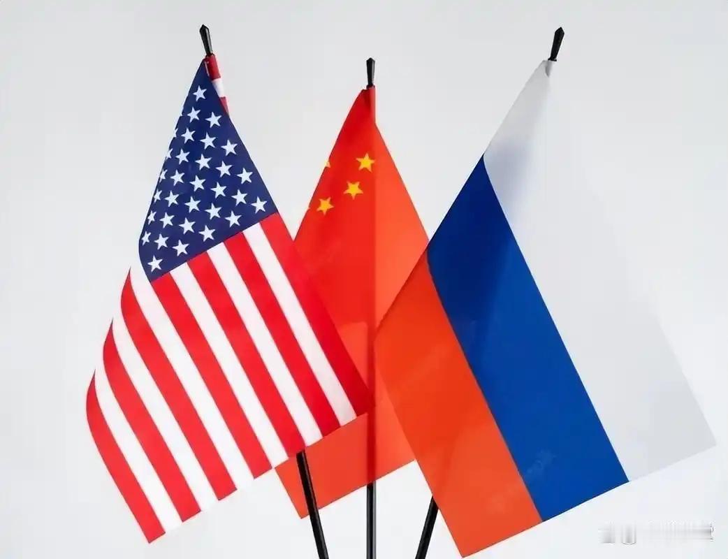 万幸中国没参与进俄乌冲突里，因为美国早就布下了三个陷阱，一个比一个致命。

俄乌