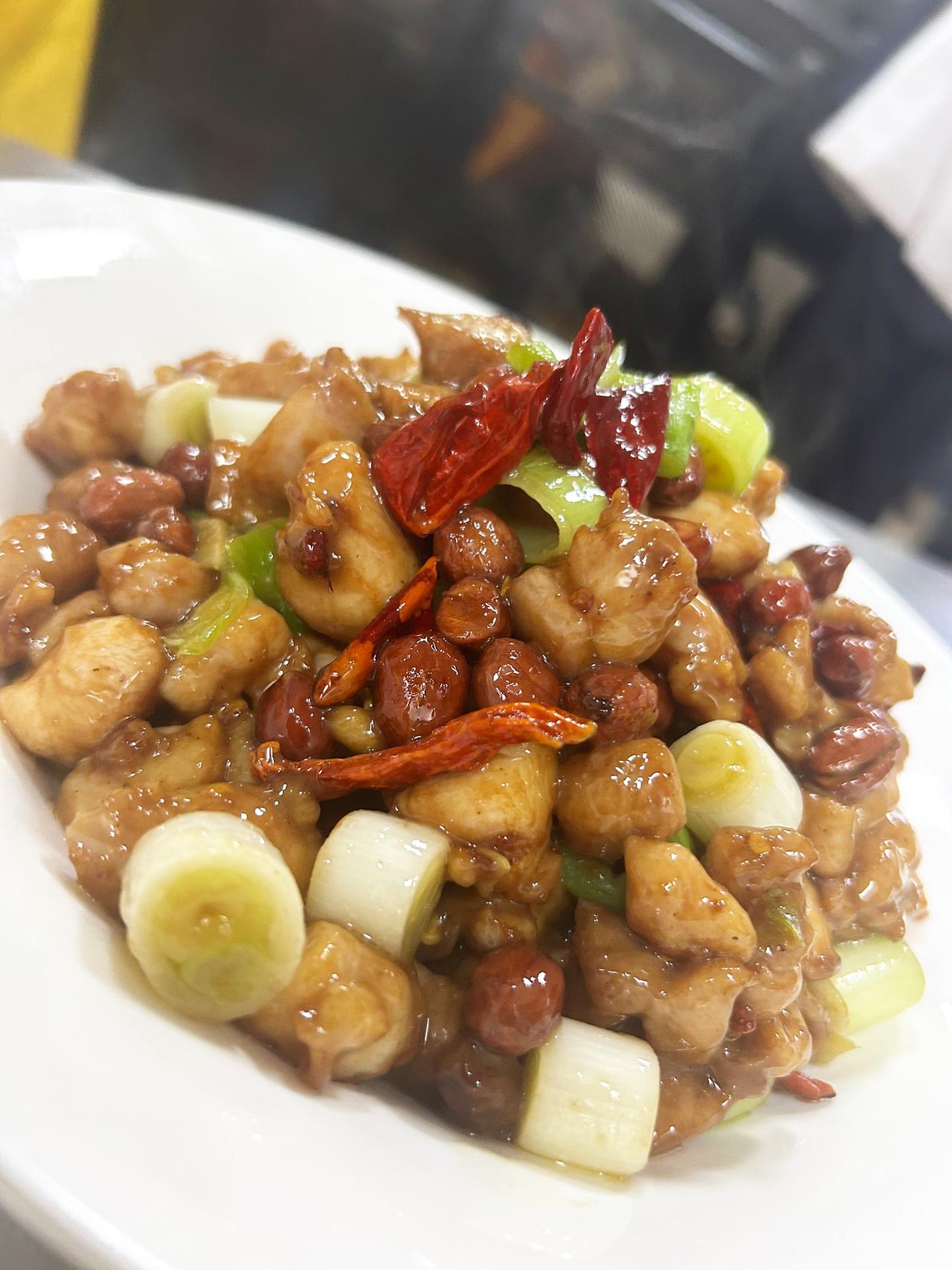 家常版宫保鸡丁，色香味俱全，下饭神器！😋👍宫保辣子鸡 辣宫保鸡丁