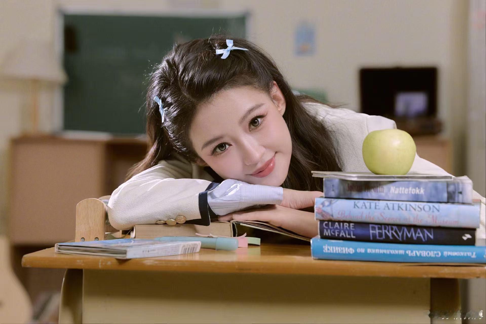 孙怡巧烹自热火锅乘风2026 孙怡用一盒自热火锅，让两位姐姐体验了一把“美食博主