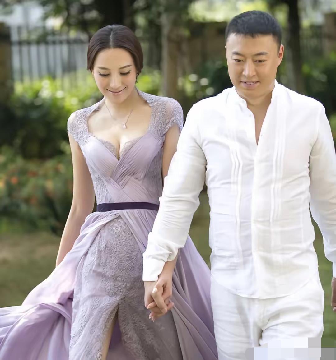 国乒女队主教练马琳也是事业爱情双丰收，前妻是北电毕业的张宁益，结婚一年后两人离婚