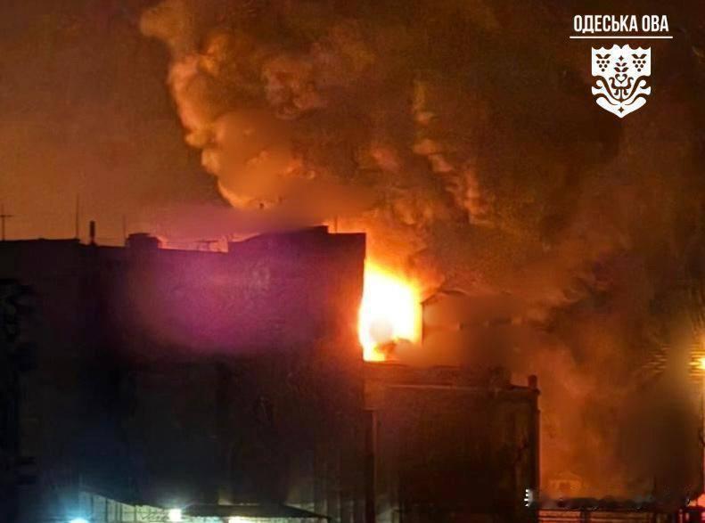 ❗️🇷🇺🇺🇦俄罗斯袭击了乌克兰的海运和铁路物流以及能源基础设施。

➡️