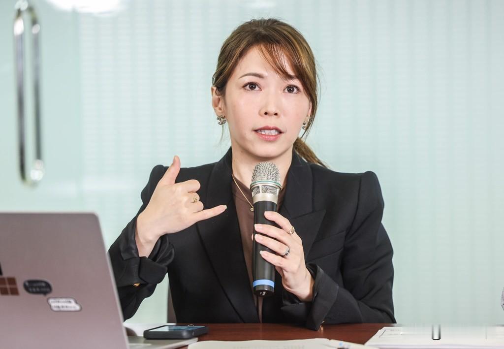 驳民众党中央没人敢讲真话    陈智菡：不可能有谁把持柯文哲

柯文哲陷入政治献