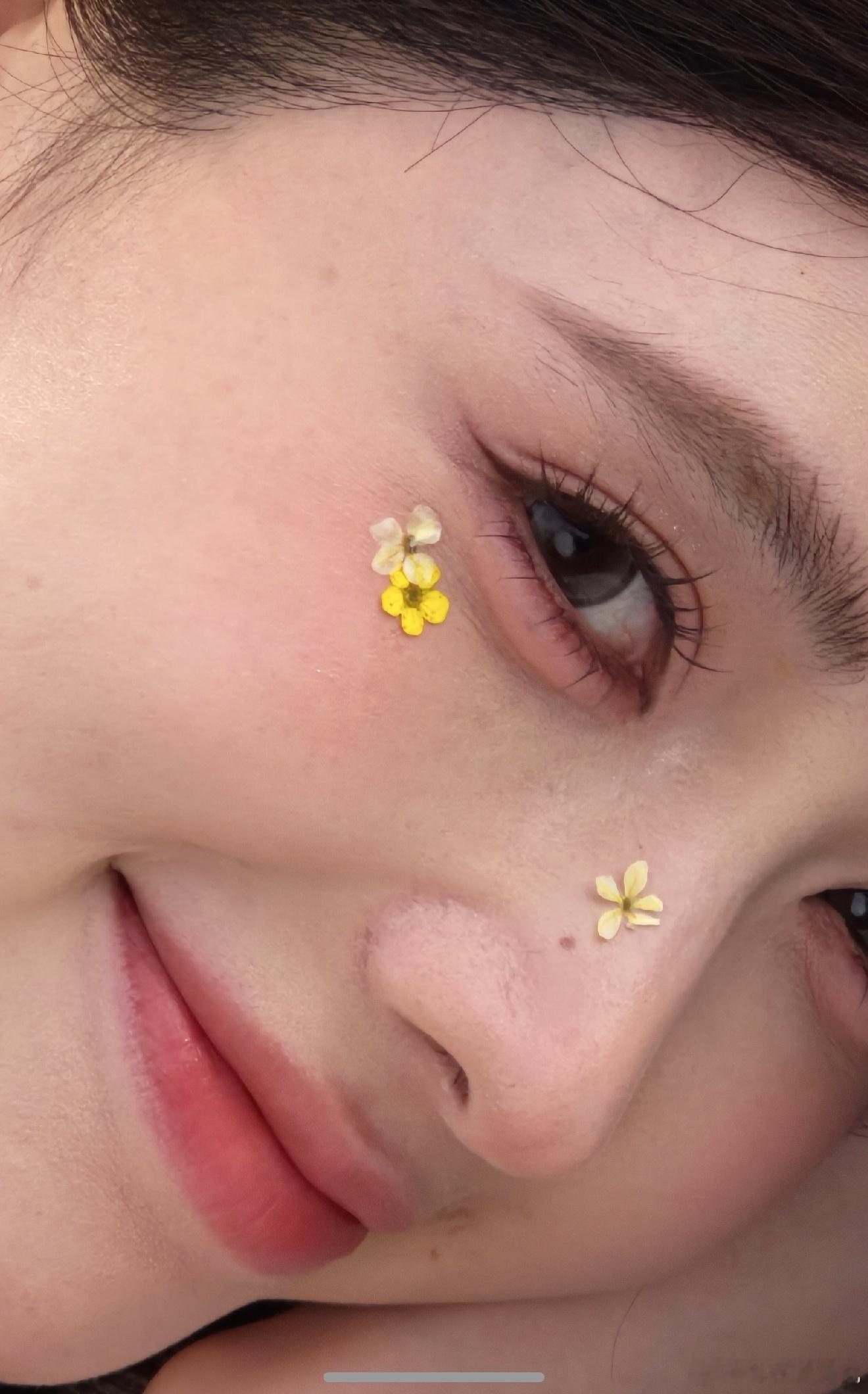 有没有喜欢方圆的？想不想看她眼睫毛呀？来了，不过这是我把OPPO Find X9