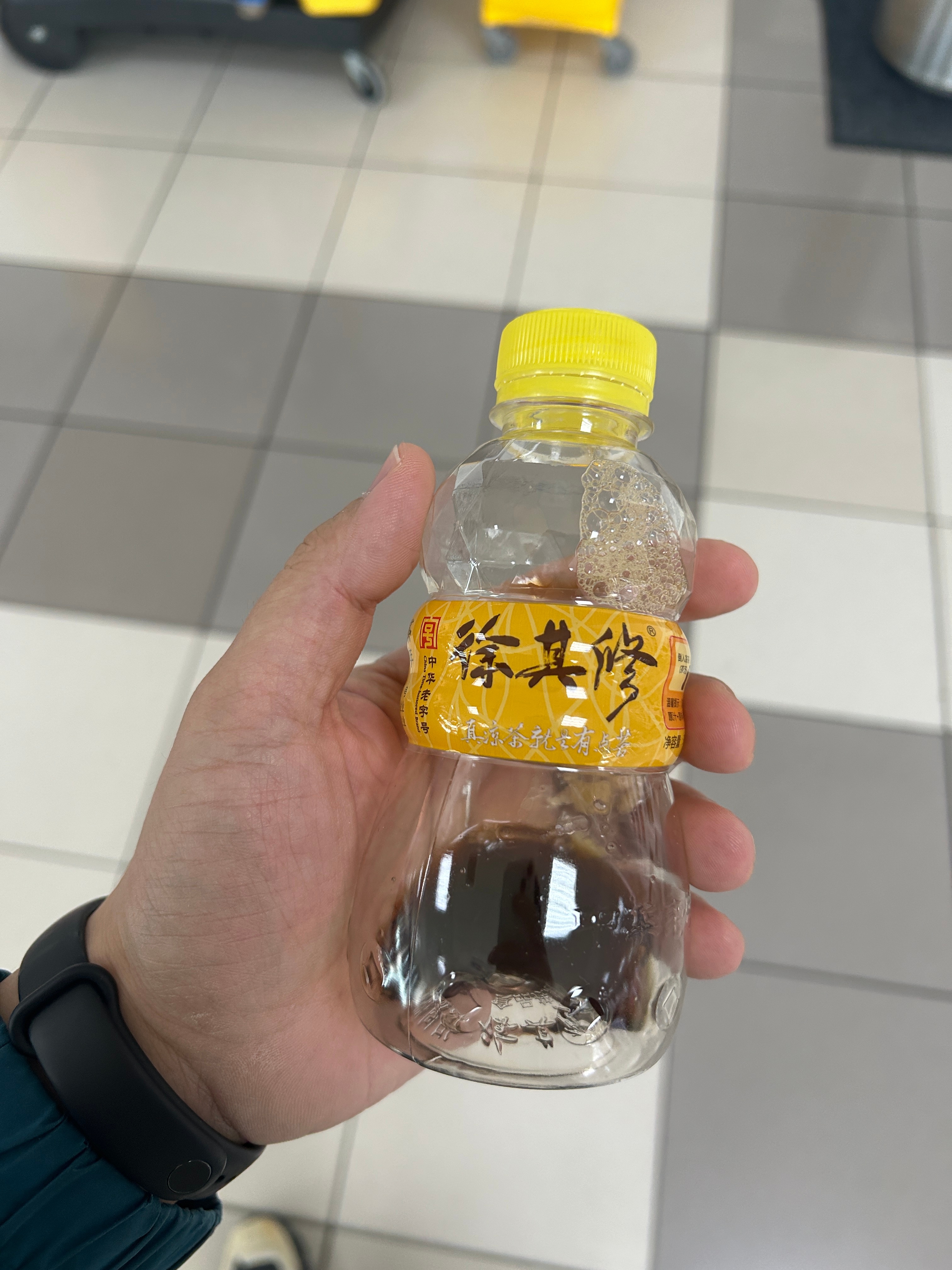 每次来广东必喝饮料，这玩意儿是真管用，下火真管用！！就是感觉他家的陈皮没以前好吃