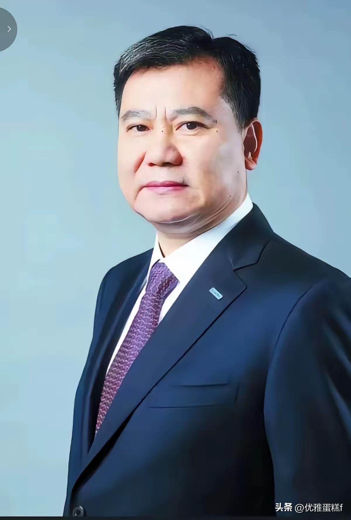 和许家印相比，张近东算一条汉子。苏宁2000多亿的负债全部执行完毕，张近东让渡了