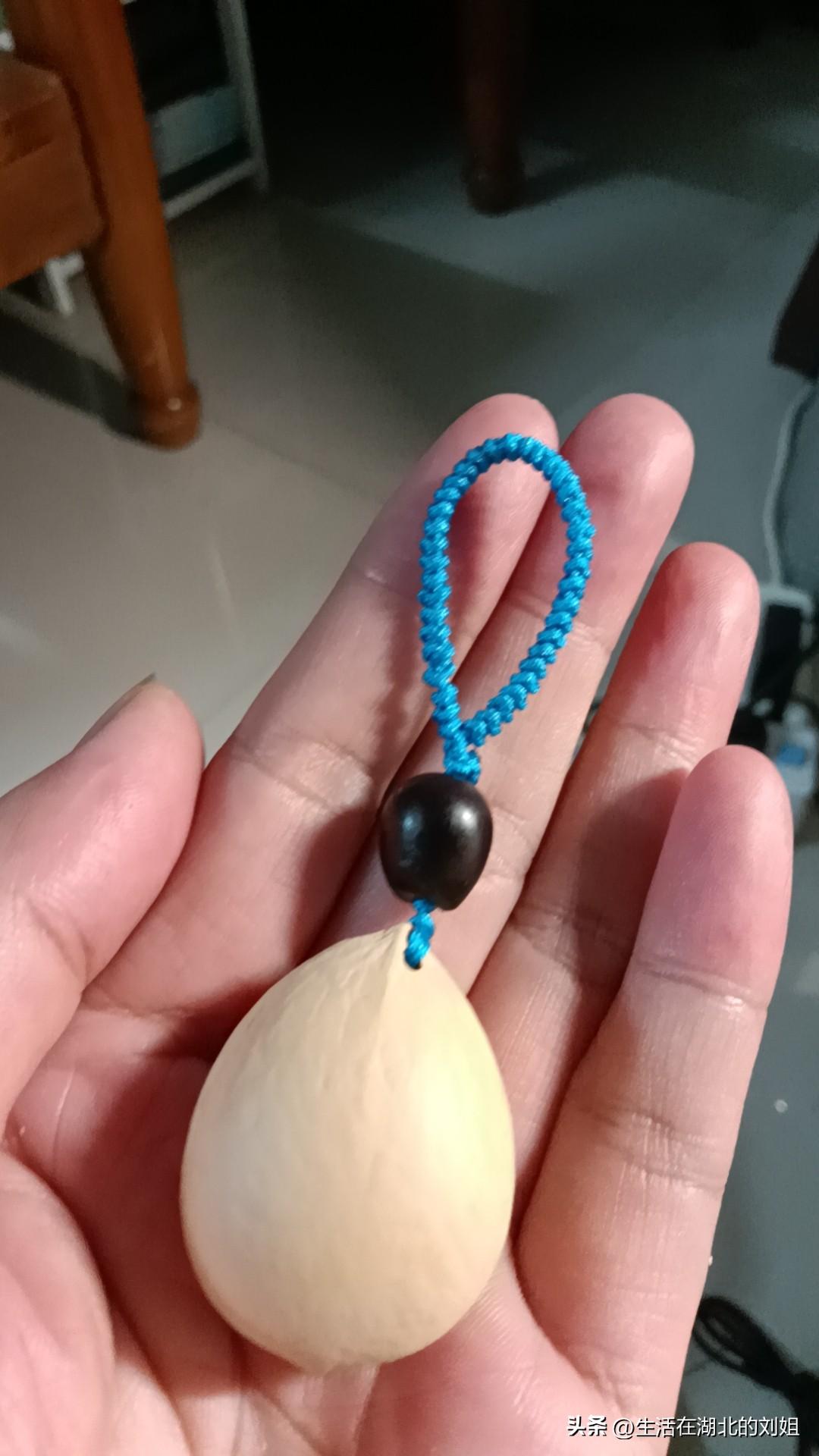 每天都是上班吃饭睡觉，到底是一年活了365天，还是一天重复了365次，生活本身没