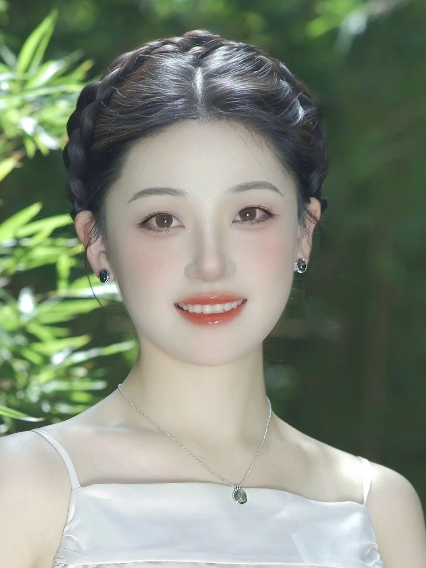 看取莲花净，应知不染心。