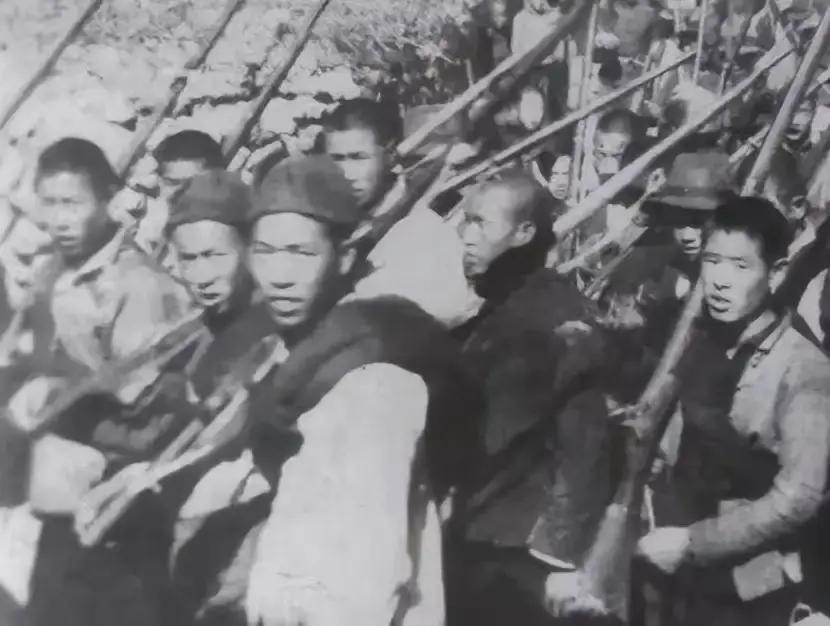 1950年，当琼崖纵队出现在四野官兵面前时，让他们大吃一惊，他们没有想到2万多名