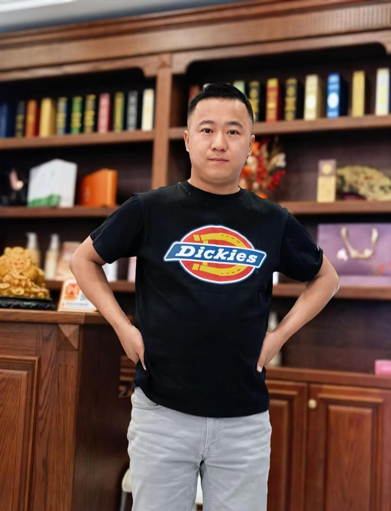 人安，是岁月赠予的护身符。愿新年，日子如诗，岁月静好，