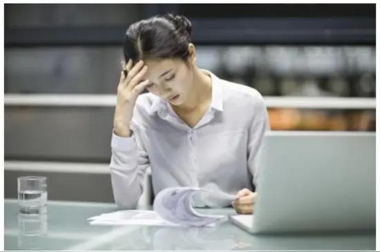 职场真的很现实的！
当一个老板当着你的面，在其他人在现场的情况下，不知道是玩笑话