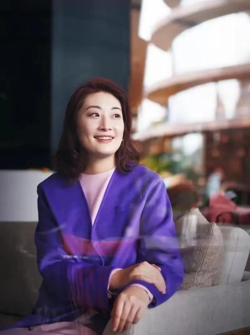 宗馥莉不结婚可能就是为了财产，甚至是在替母复仇……

老宗家的事，现在回想起来，