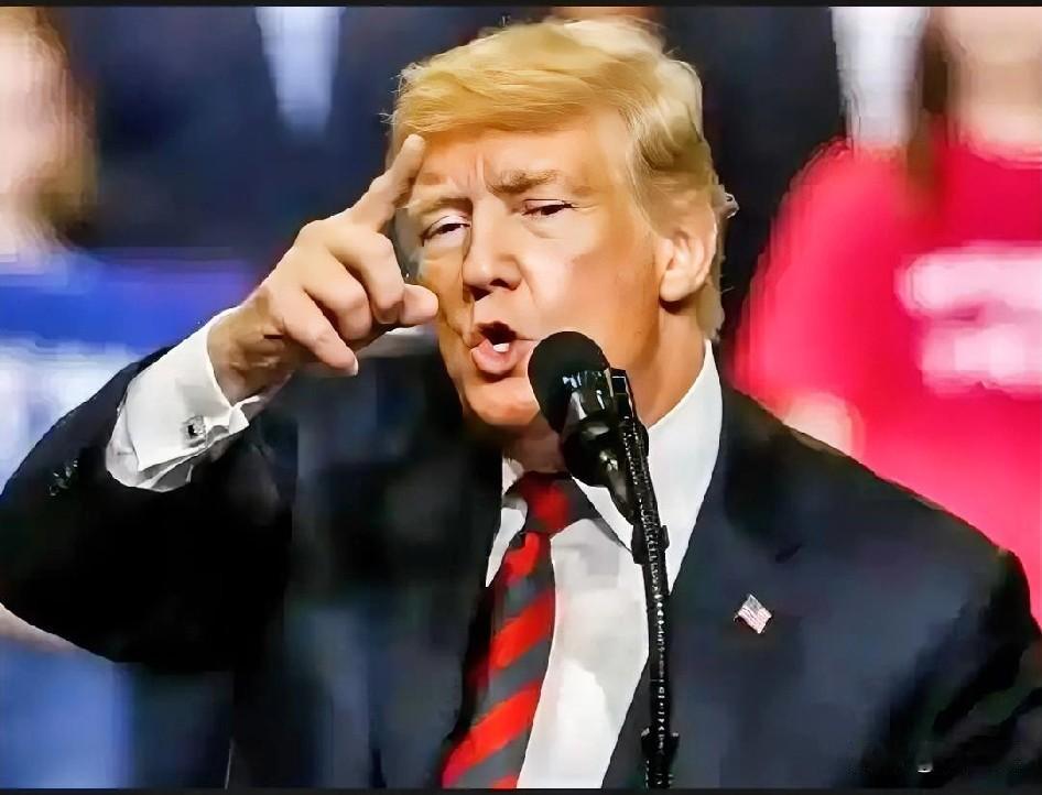 不装了，摊牌了，
特朗普8日扬言：将开始对贩毒集团实施地面打击，“不需要国际法”