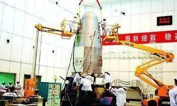 【早安丨航天历史上的今天 】2006年9月9日，我国在酒泉卫星发射中心利用“长征