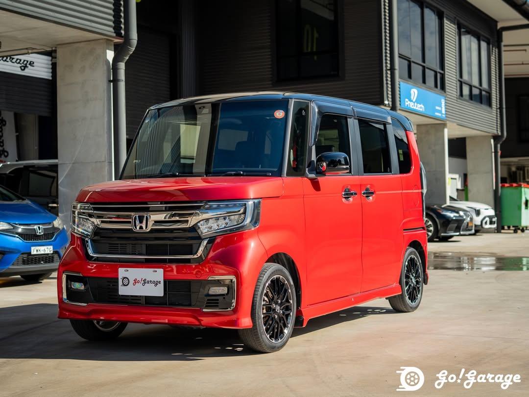 这台车全称叫本田N-Box Custom L Turbo，带涡轮，带无限改装套件