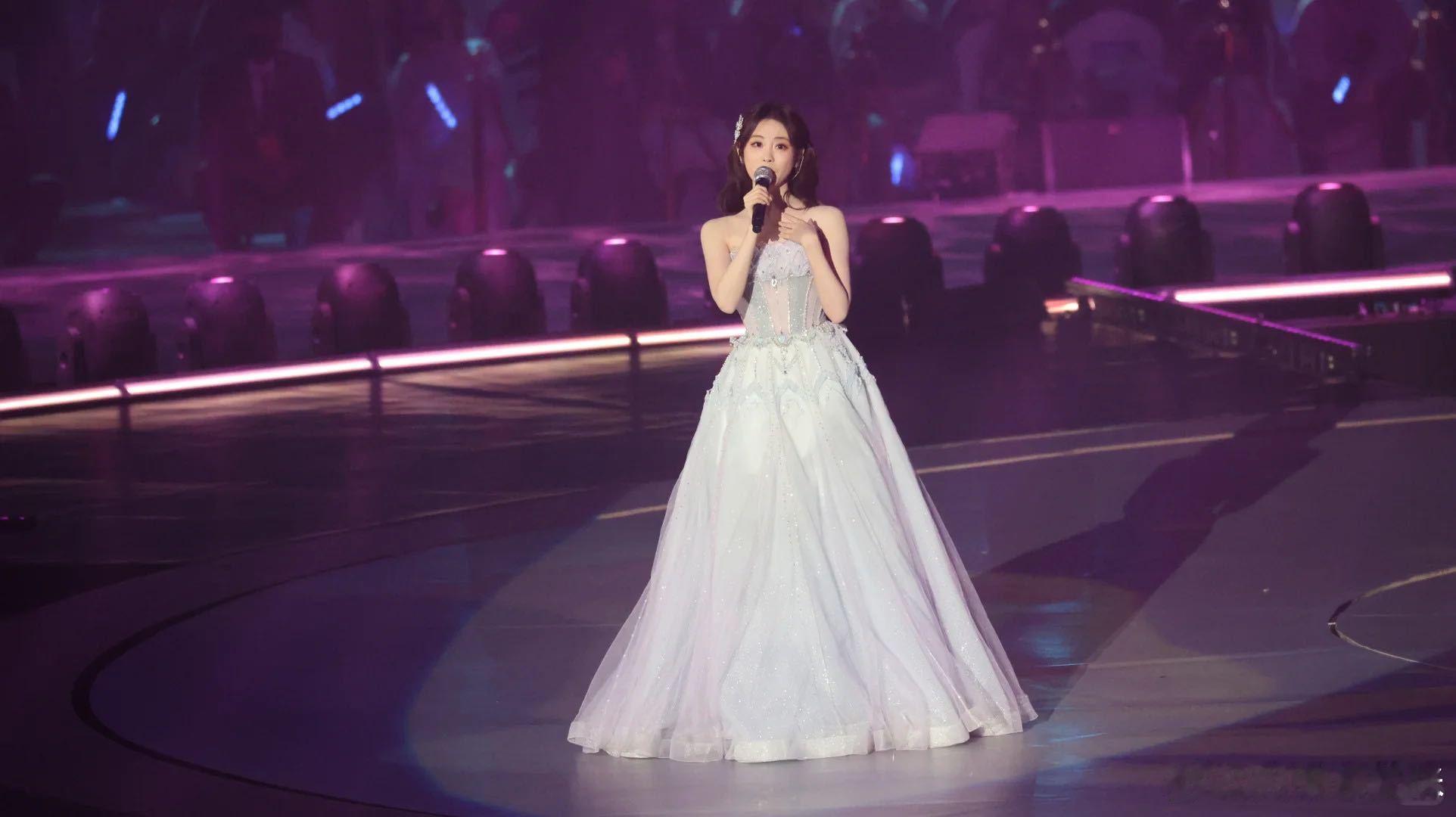 六公主镜头里的祝绪丹 被六公主镜头下的祝绪丹惊艳到！小鹿般灵动娇俏，美貌程度直接